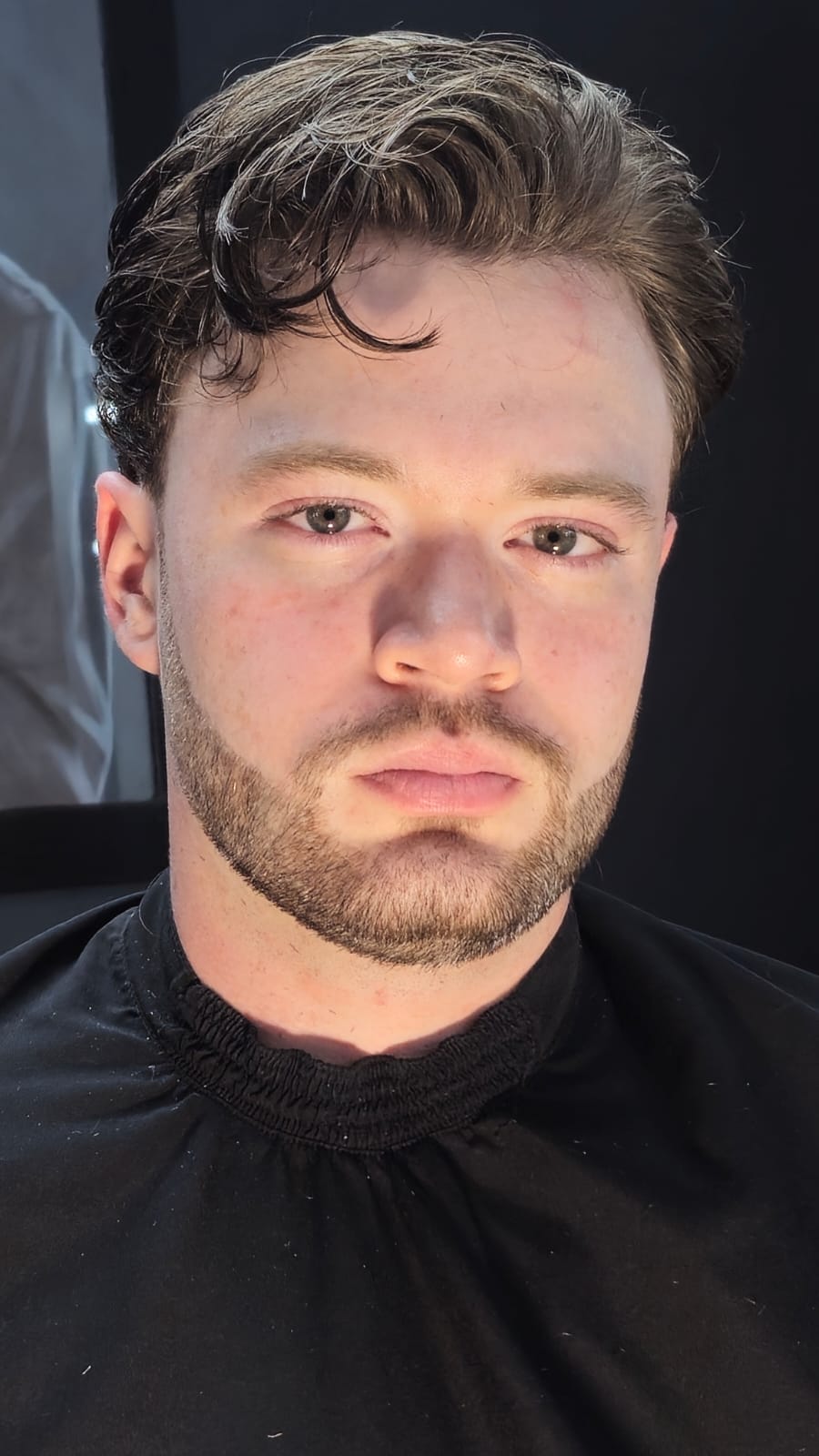 Homem Cortando o cabelo